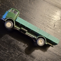 groen-lastbil-lad-Mercedes-benz-modelbil-Tekno-dansk-metal-legetoej